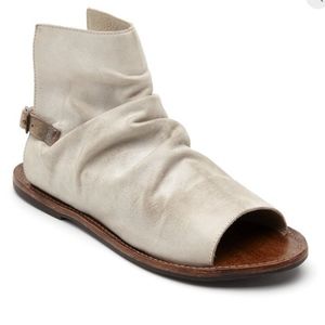 Matisse Wesley Flat